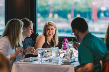 Buffett Dinner Cruise – Lake Michigan (2.5 Hours)