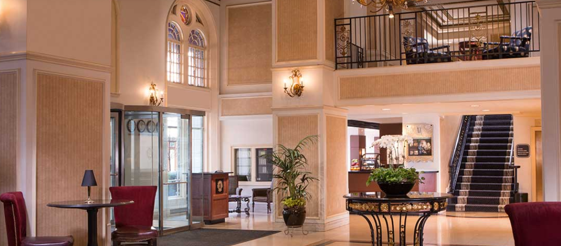 Millennium KnickerBocker Hotel – Minutes from Millennium Park & Chicago’s Top Attractions