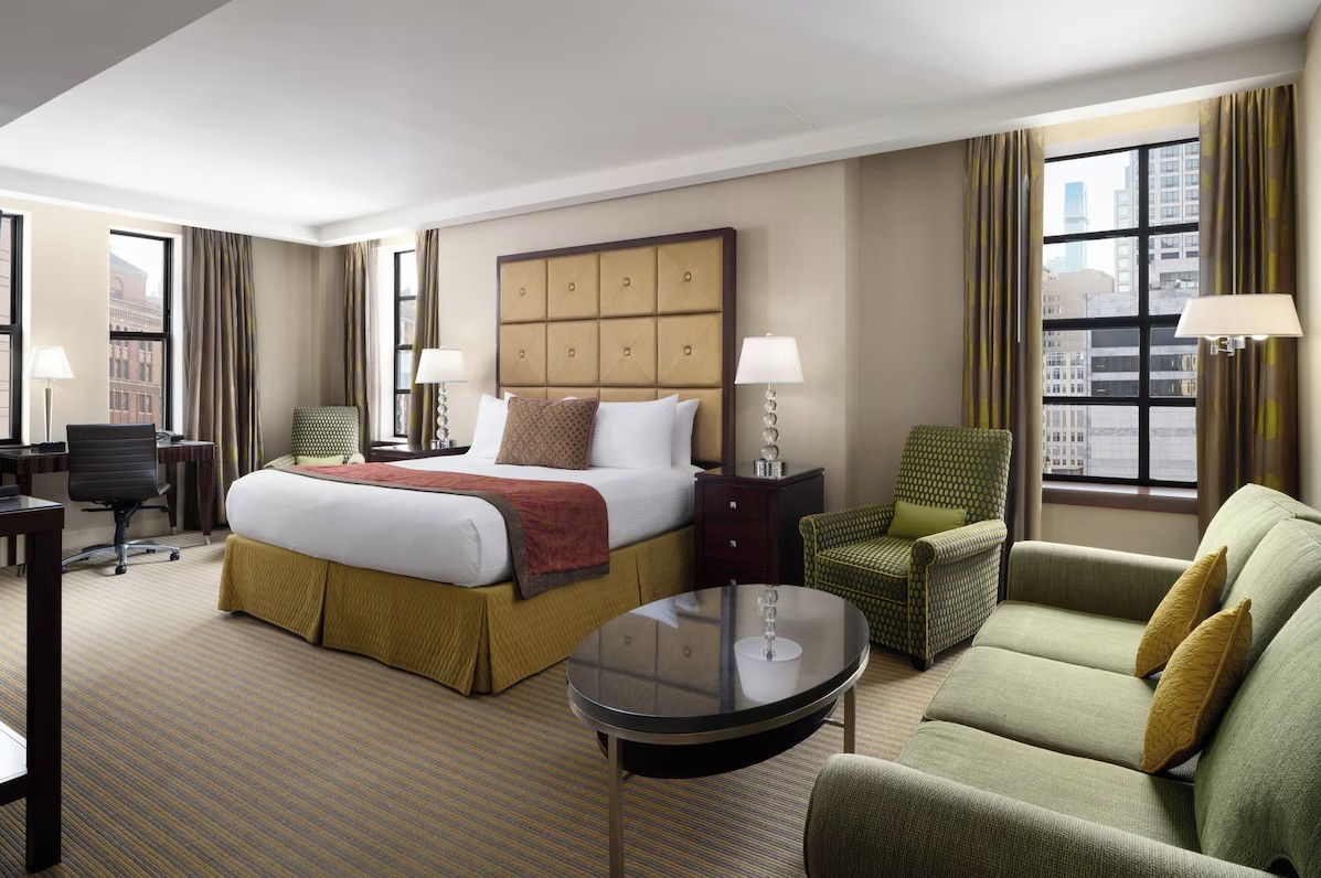 Millennium KnickerBocker Hotel – Minutes from Millennium Park & Chicago’s Top Attractions