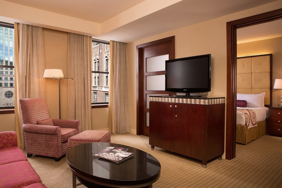 Millennium KnickerBocker Hotel – Minutes from Millennium Park & Chicago’s Top Attractions